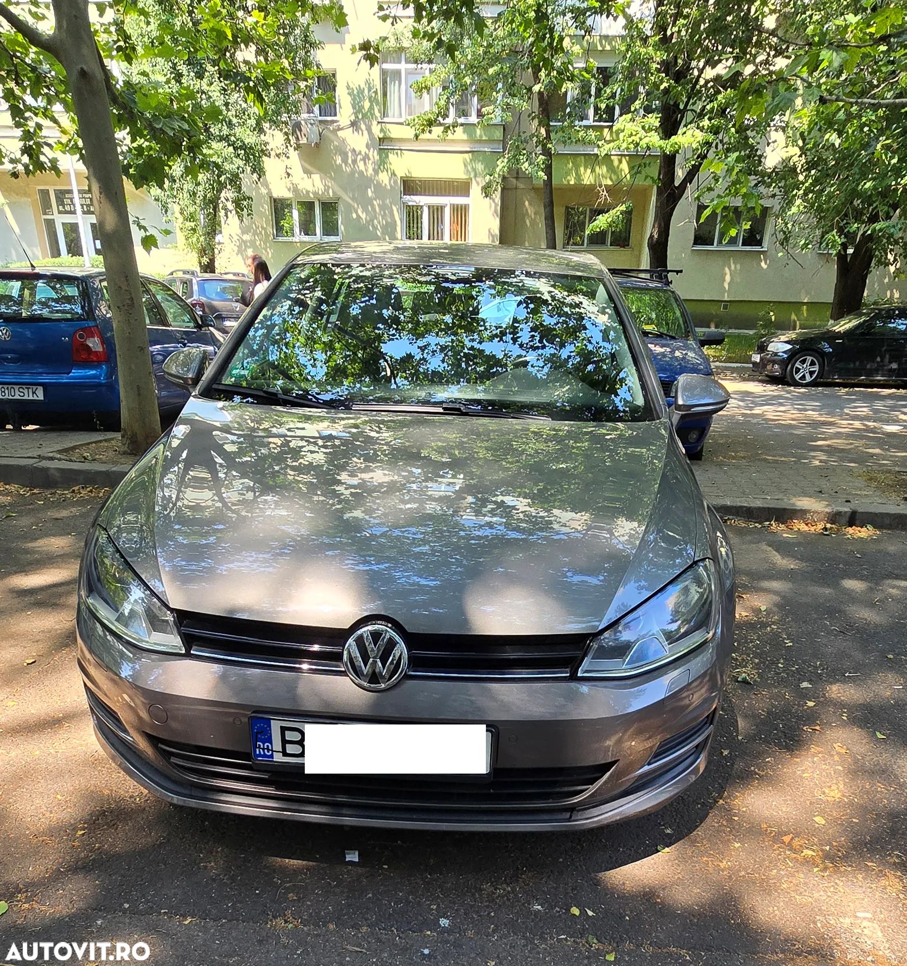 Volkswagen Golf 1.6 TDI DPF DSG BlueMotion Technology Comfortline - 1