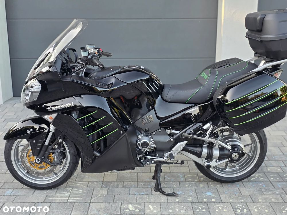 Kawasaki GTR - 28