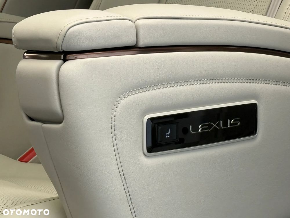 Lexus LM 350h Prestige - 25