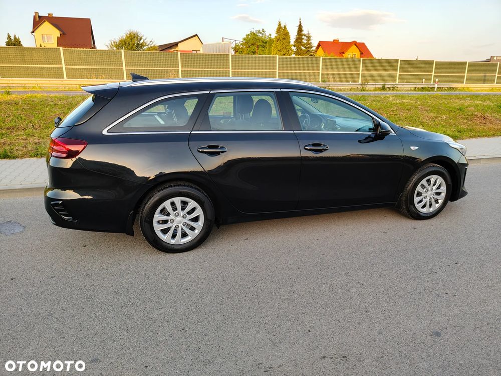 Kia Ceed 1.4 T-GDI L Business Line - 32