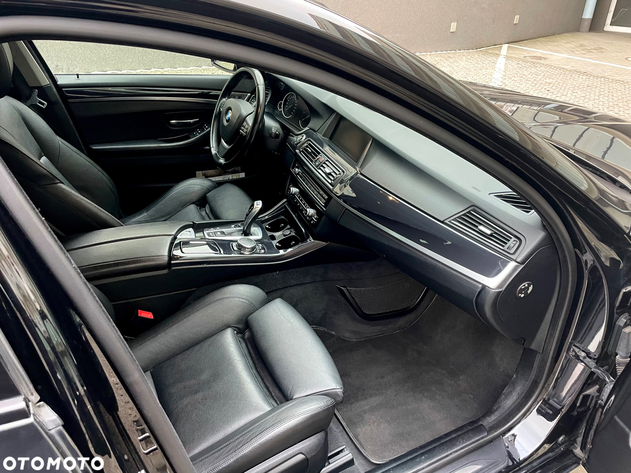 BMW Seria 5 520d Luxury Line - 28