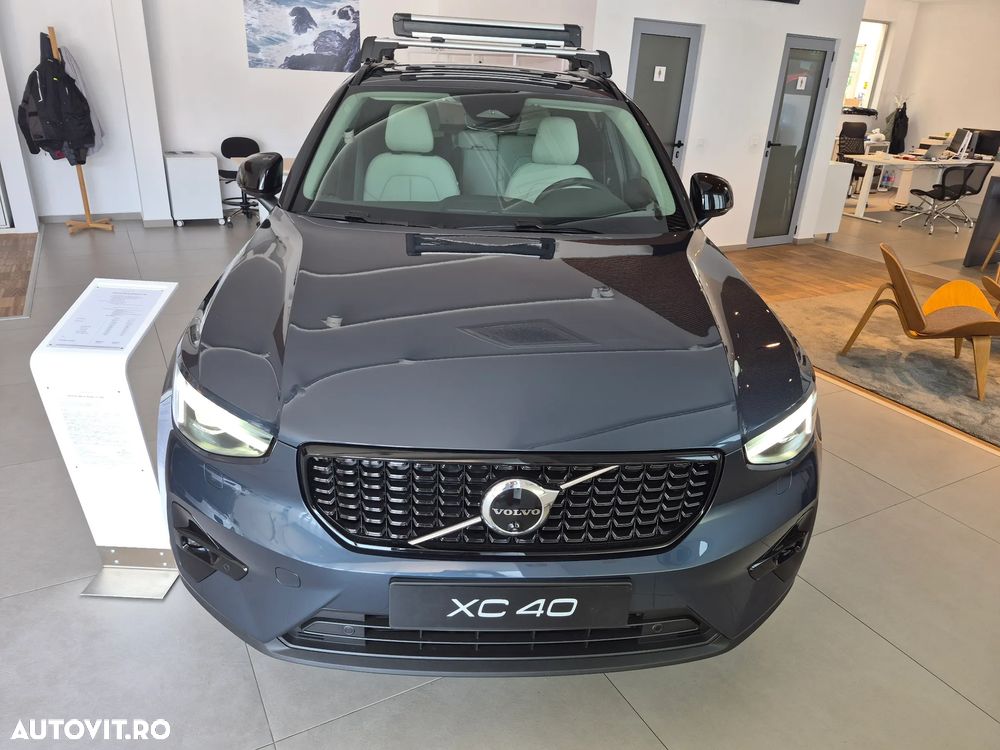 Volvo XC 40 B3 AT FWD MHEV Plus Dark - 5