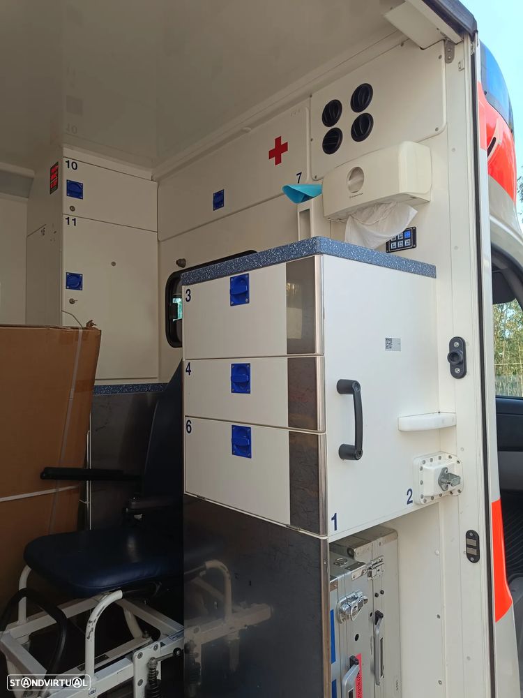 Mercedes-Benz Sprinter - 5