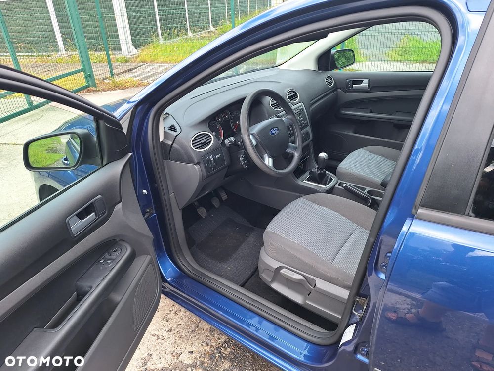 Ford Focus 1.8 FF Ghia - 7