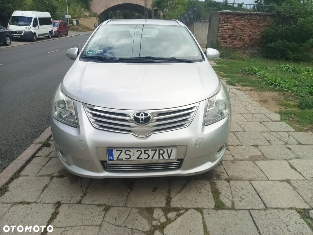 Toyota Avensis - 1