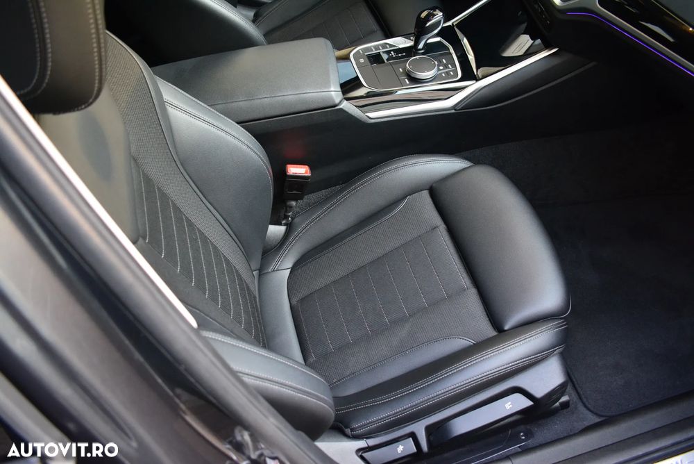 BMW Seria 3 330e Aut. Sport Line - 19