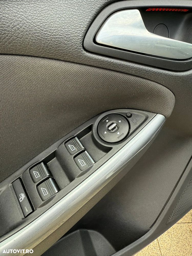 Ford Focus 1.6 TDCi DPF Start-Stopp-System Titanium - 16