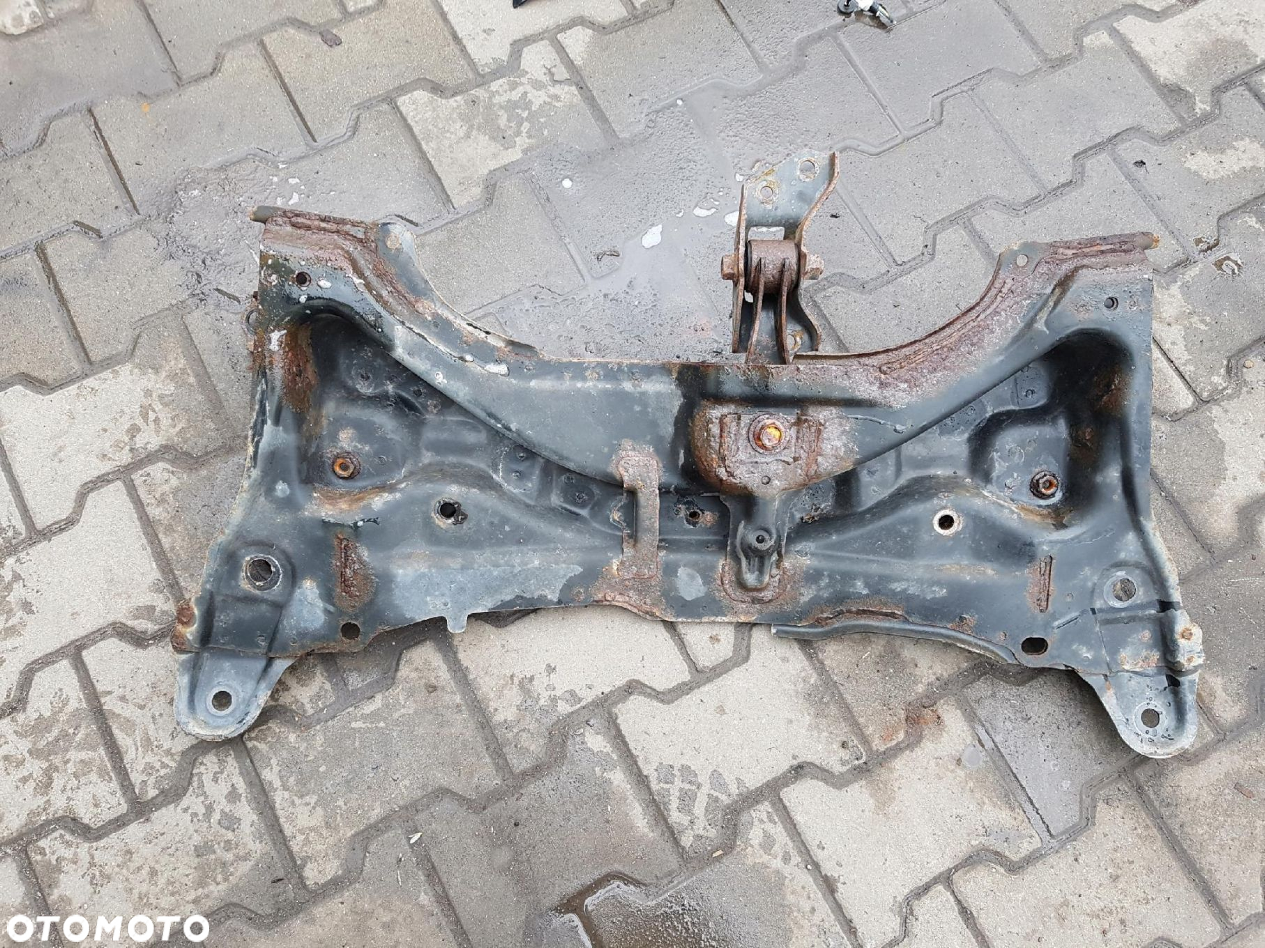 TOYOTA YARIS III 3 11-14r 1.3 B SANKI WÓZEK SILNIKA PRZÓD - 2
