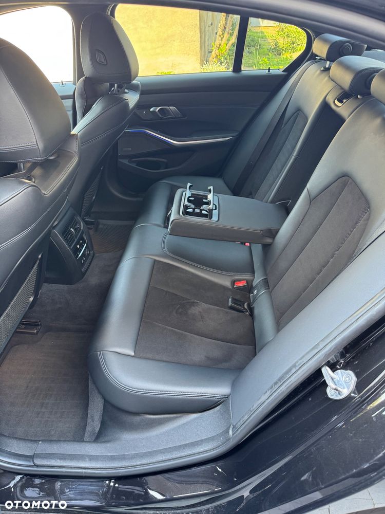 BMW Seria 3 M340i xDrive - 11