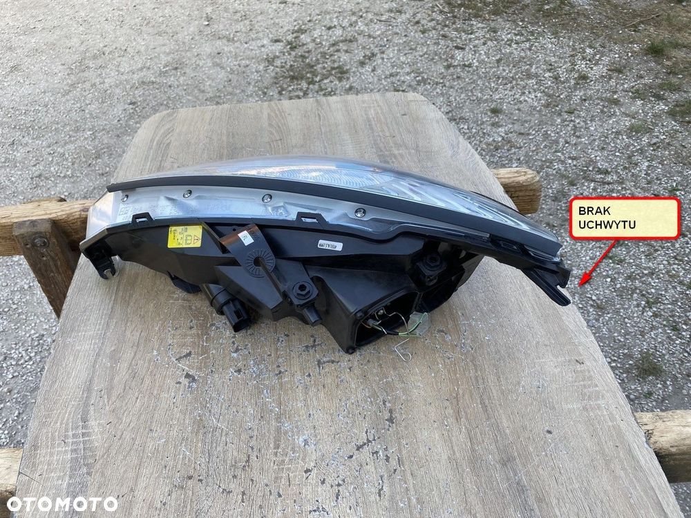 LAMPA PRZEDNIA PRAWA FORD FOCUS MK1 98-01 XS41-13005 - 3