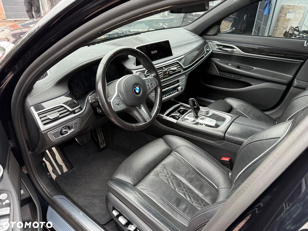 BMW Seria 7 740Li sport - 23