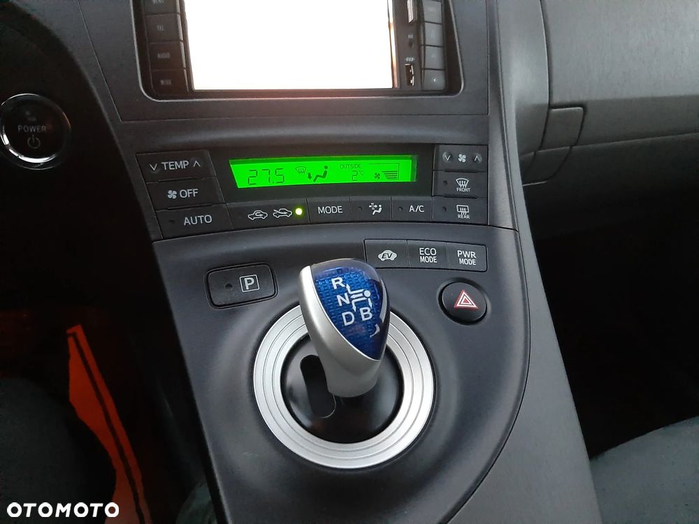 Toyota Prius (Hybrid) Executive - 15