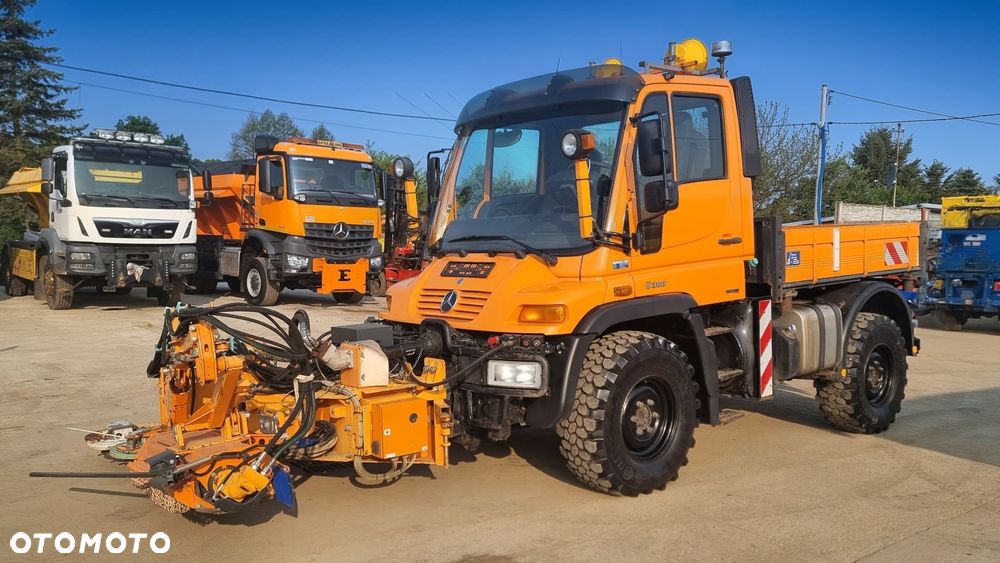 Mercedes-Benz UNIMOG U300 405/10 - 4