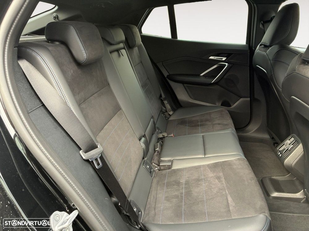 BMW iX2 xDrive30 - 10