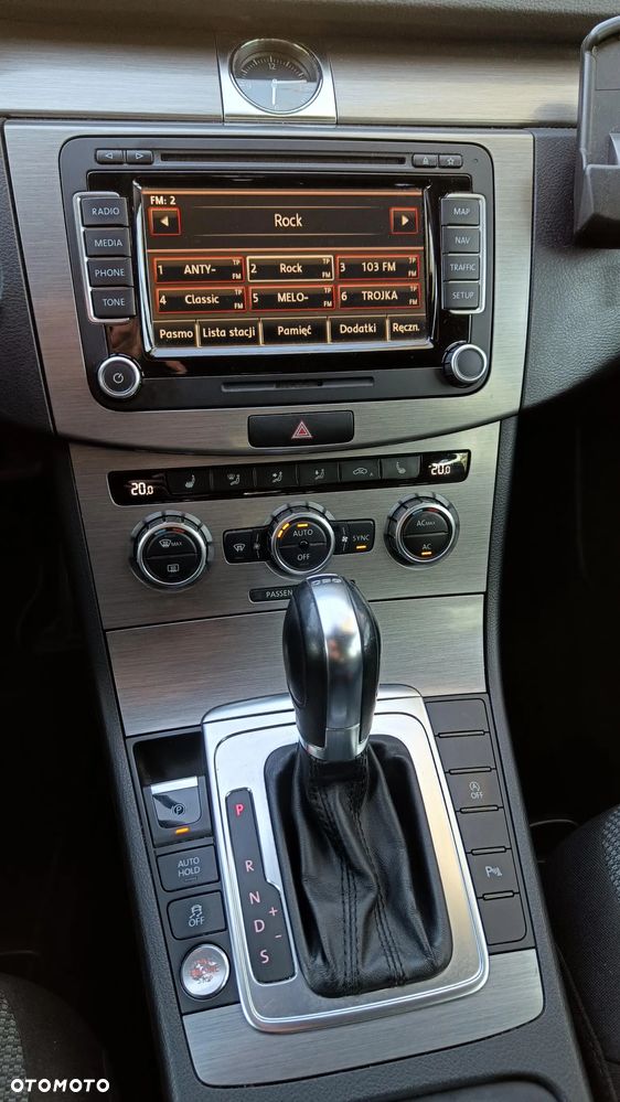 Volkswagen Passat 2.0 TDI Comfortline DSG - 13