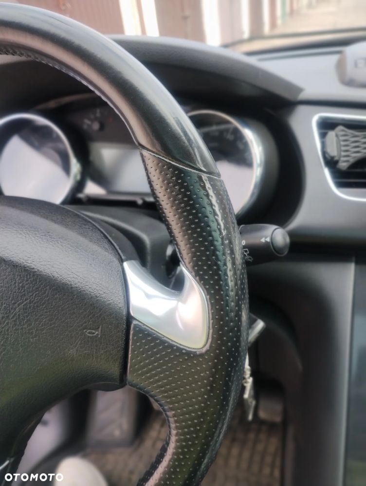 Peugeot 3008 HDi 115 Active - 16