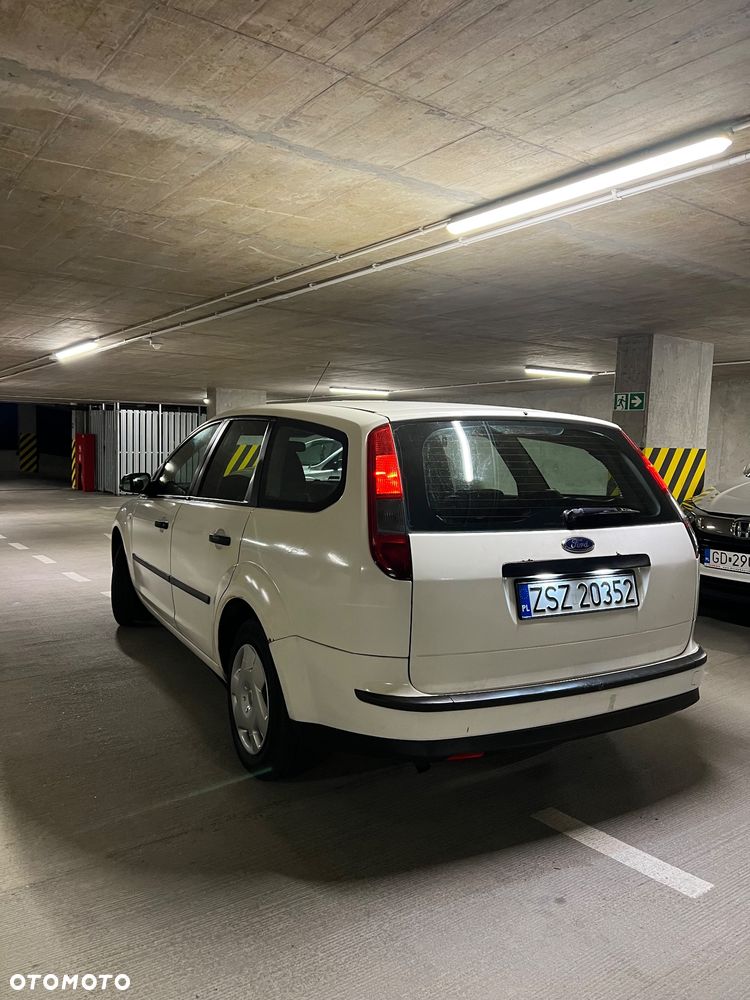 Ford Focus 1.6 Ghia - 5