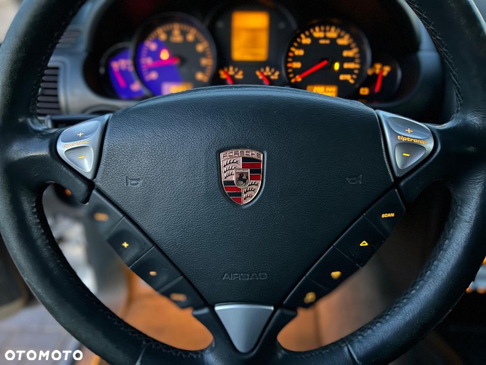 Porsche Cayenne - 27