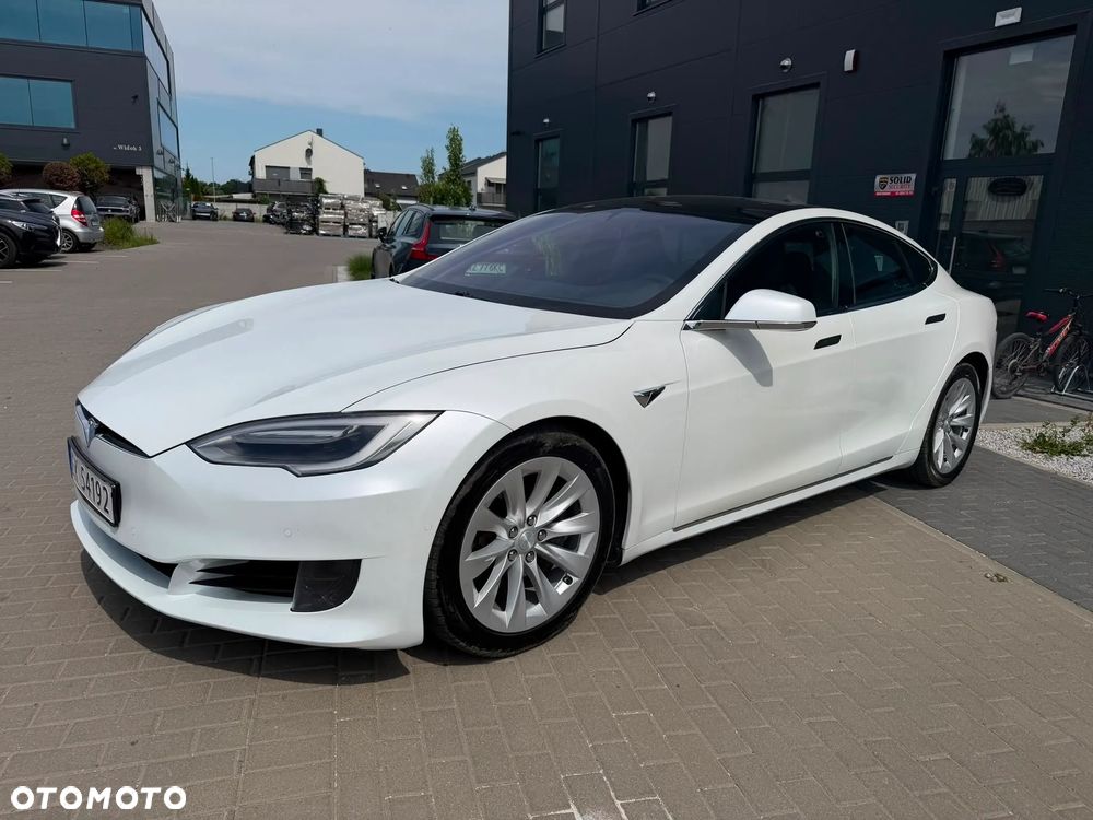 Tesla Model S - 2