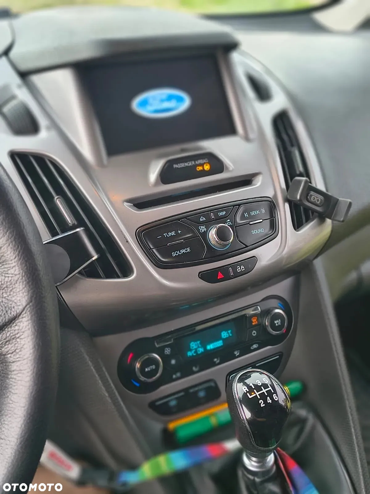 Ford Transit Connect - 19