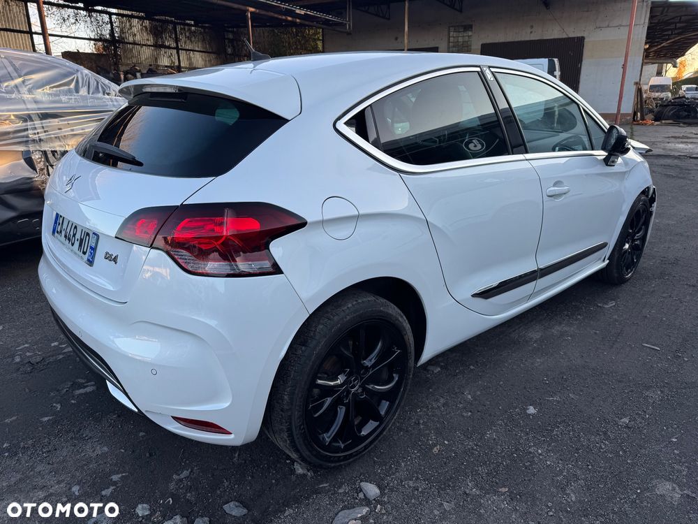 Citroën DS4 BlueHDi 150 S&S SoChic - 3