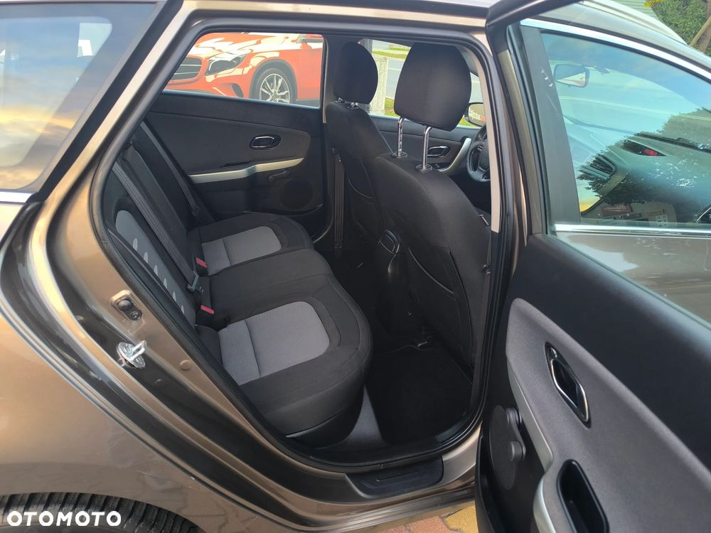 Kia Ceed 1.6 CRDi 128 Dream Team Edition - 18