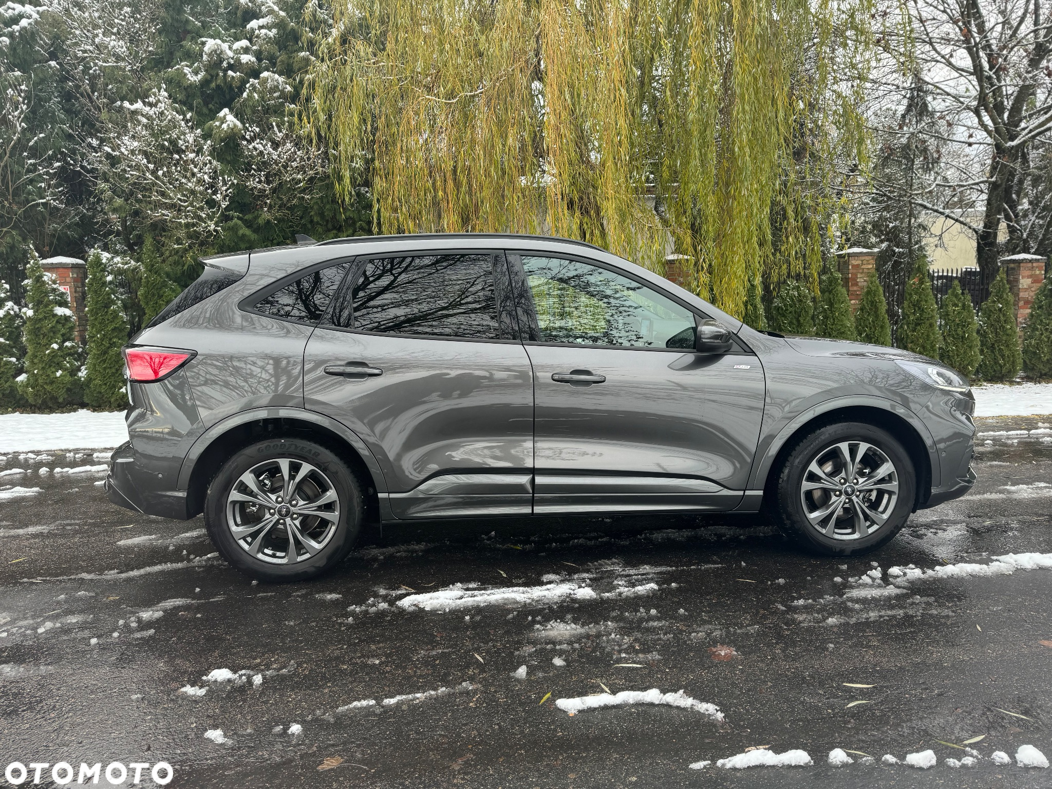 Ford Kuga - 4