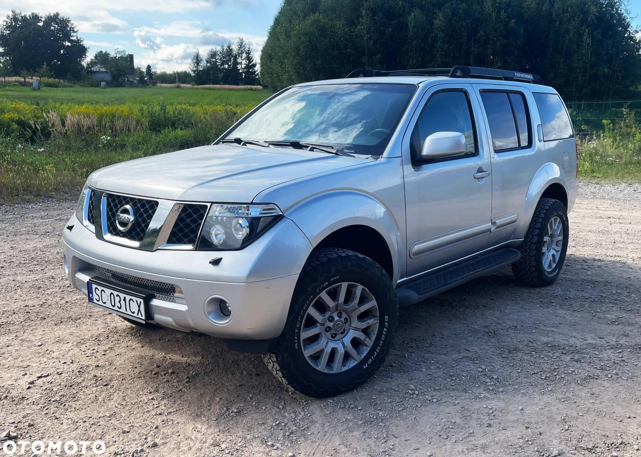 Nissan Pathfinder 4.0 V6 LE - 10