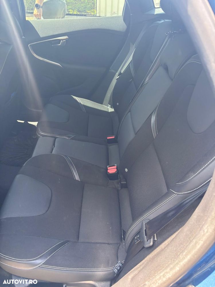 Volvo V40 T4 Powershift Momentum - 3
