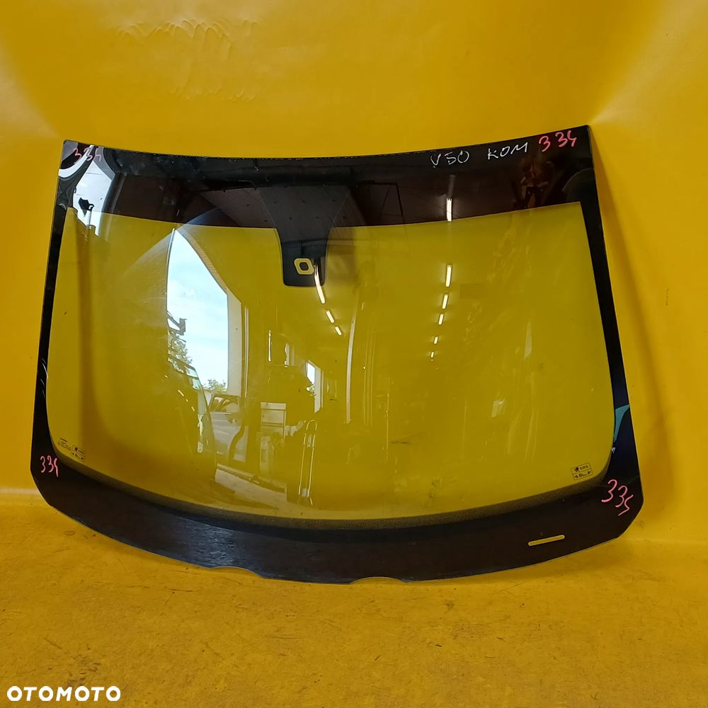 SZYBA CZOŁOWA PRZEDNIA VOLVO V50 KOMBI NR334