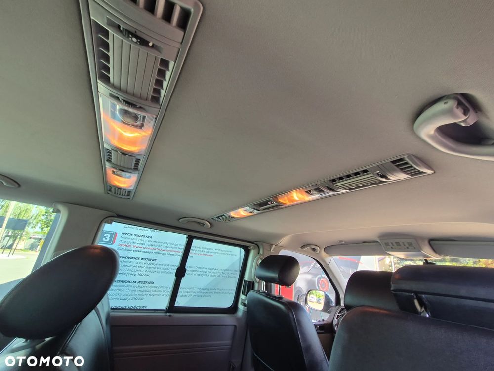 Volkswagen Caravelle - 30