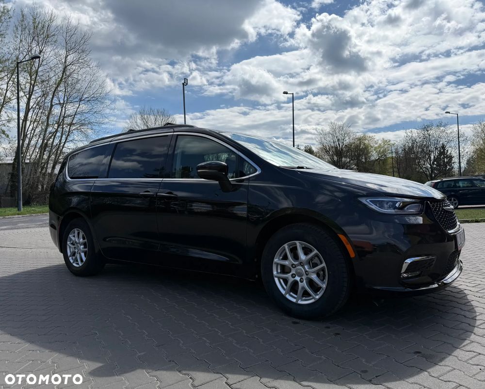 Chrysler Pacifica - 5