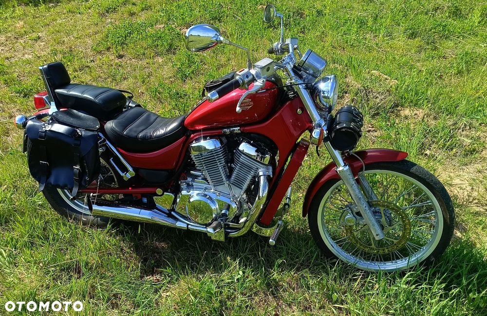 Suzuki Intruder - 5