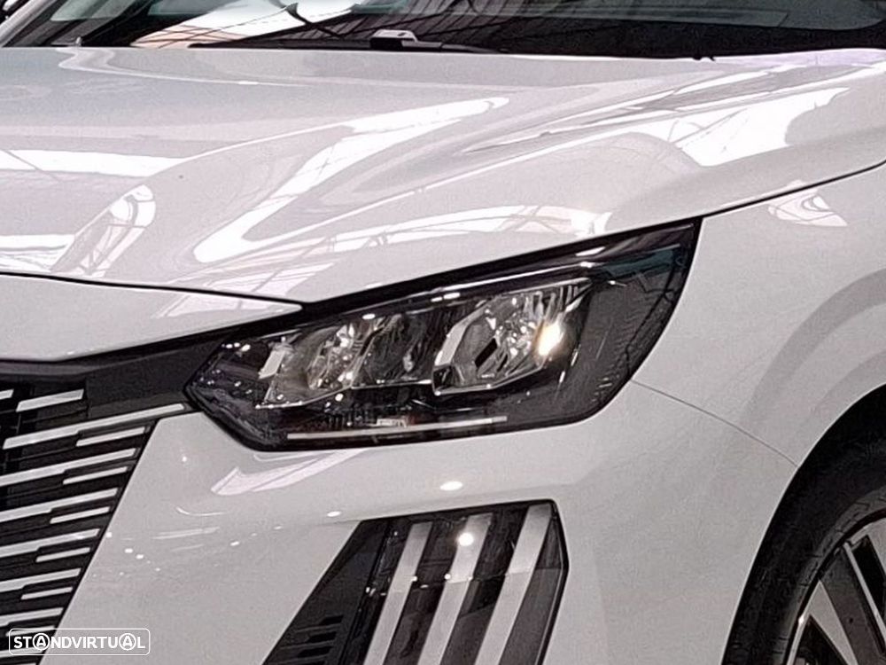 Peugeot 208 1.2 Hybrid Allure e-DCS6 — fotografia 16