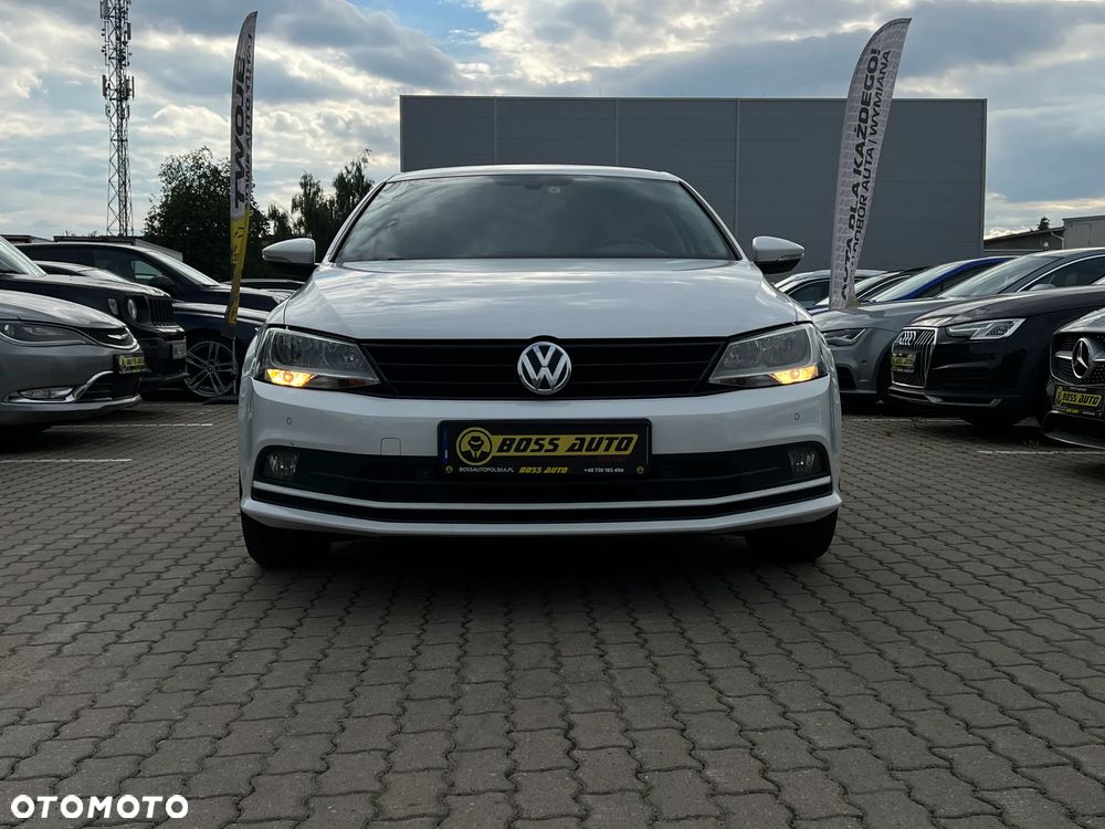 Volkswagen Jetta - 4