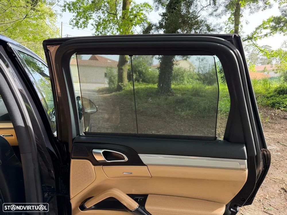 Porsche Cayenne S E-Hybrid Platinum Edition - 29