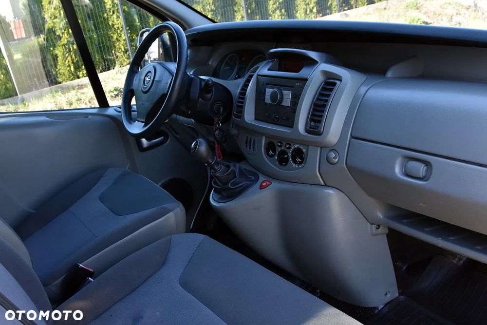 Opel Vivaro - 17