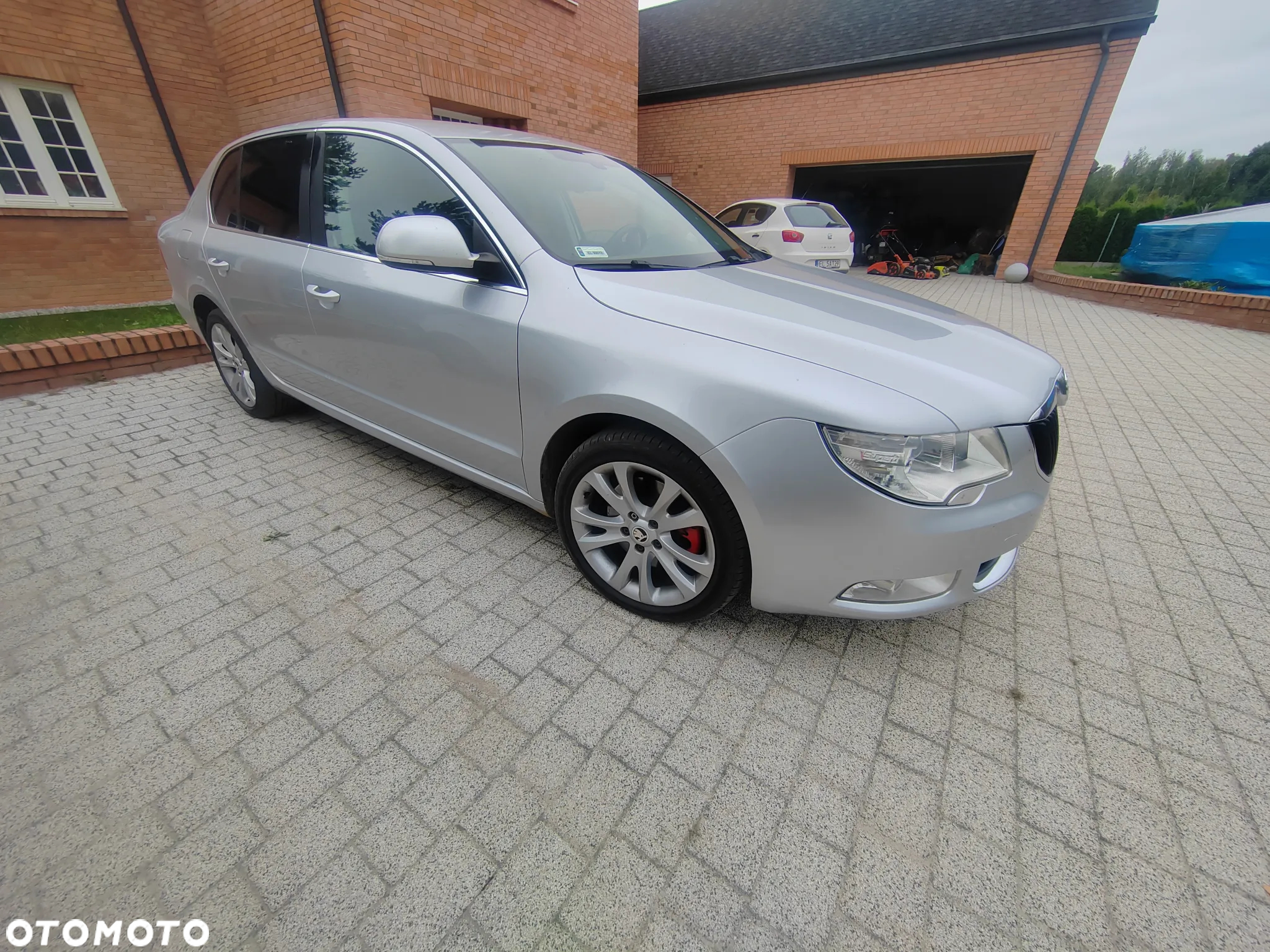 Skoda Superb 2.0 TDI Ambition - 25