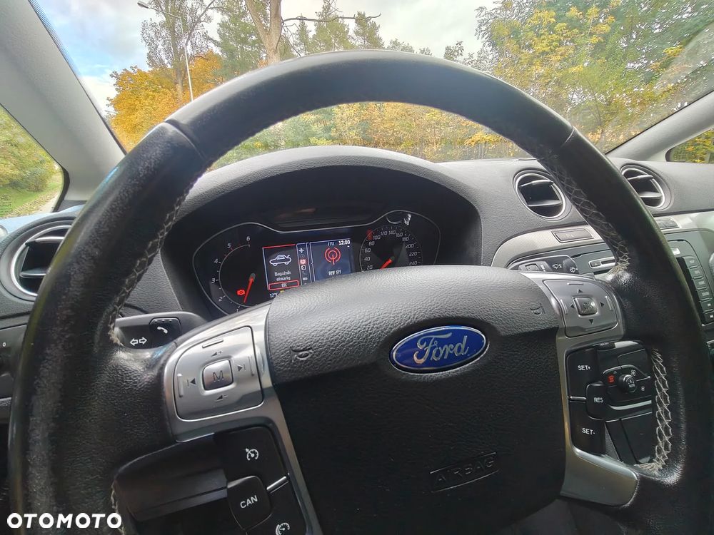 Ford S-Max 2.0 TDCi DPF Champions Edition - 32