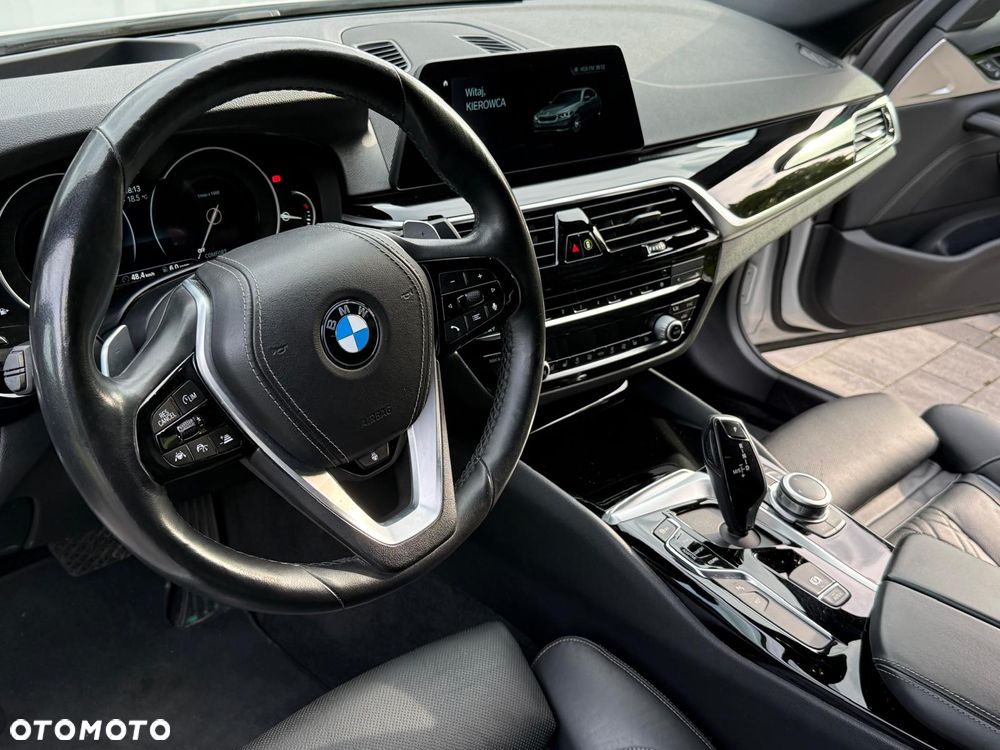 BMW Seria 5 520d xDrive MHEV Sport Line sport - 7