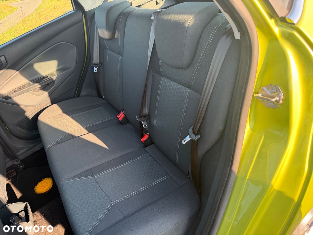 Ford Fiesta 1.3 Ghia - 12