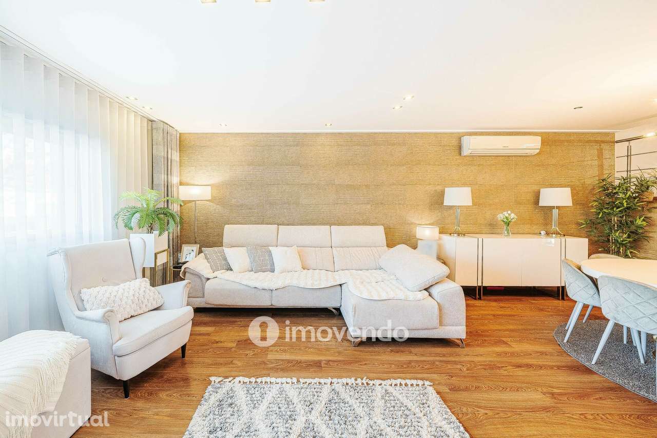 Apartamento T4 Duplex, com estacionamento e arrecadação, no Barreiro - Grande imagem: 2/58