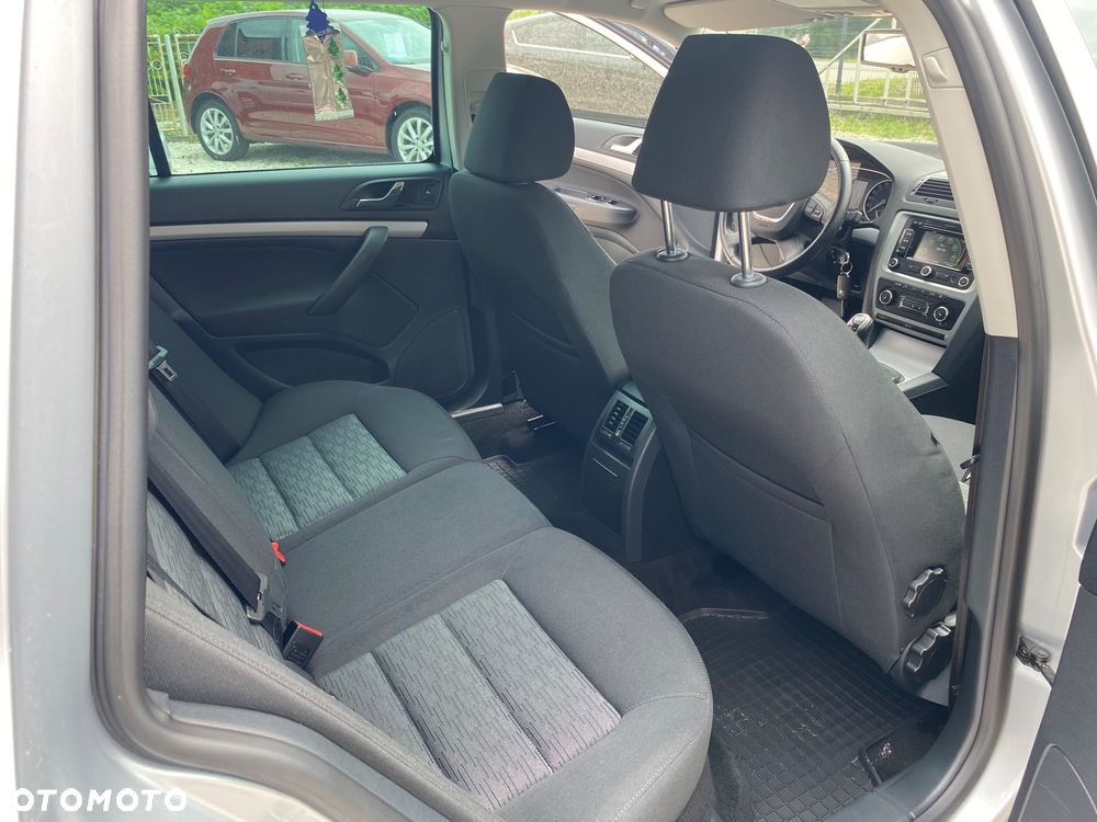 Skoda Octavia 1.6 TDI 4x4 Ambition - 17