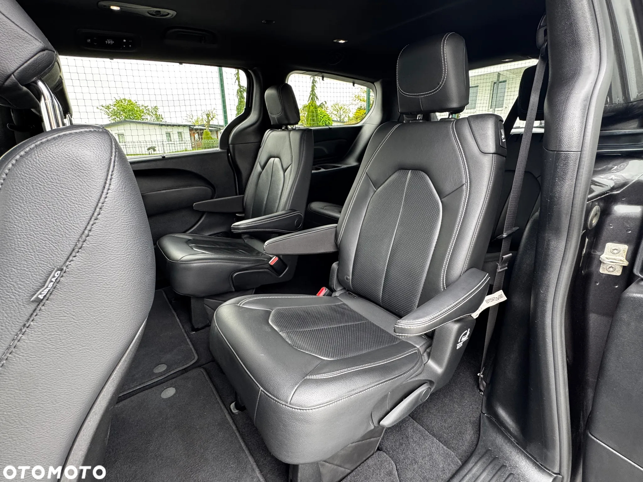 Chrysler Pacifica - 24