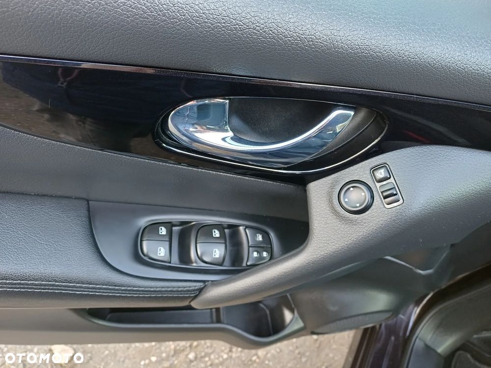 Nissan Qashqai 1.3 DIG-T N-Connecta - 16