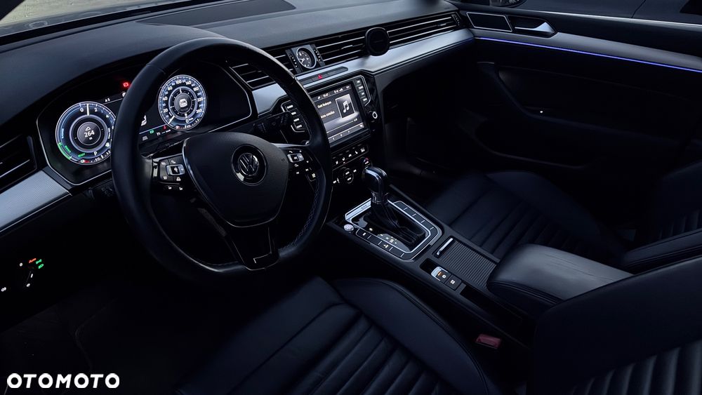 Volkswagen Passat - 31