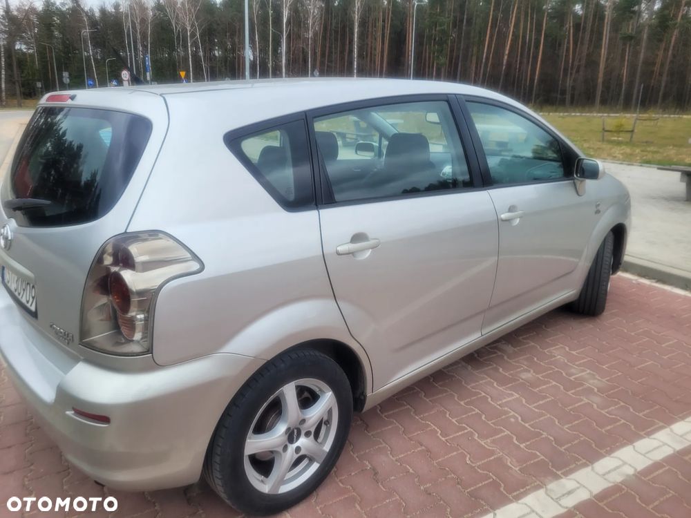 Toyota Corolla Verso 2.0 D-4D - 6
