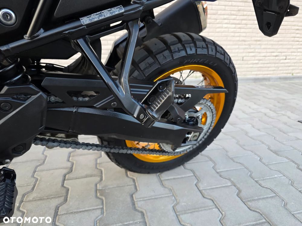 Suzuki V-STROM - 18
