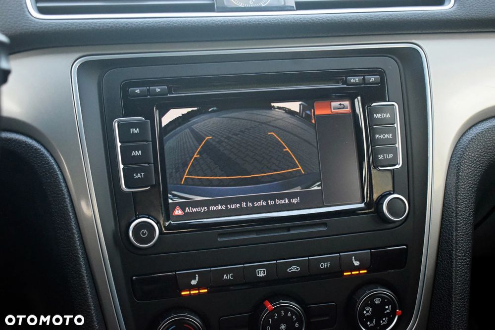 Volkswagen Passat - 6
