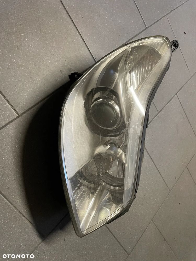 Citroen C5 lift Lampa reflektor prawy xenon